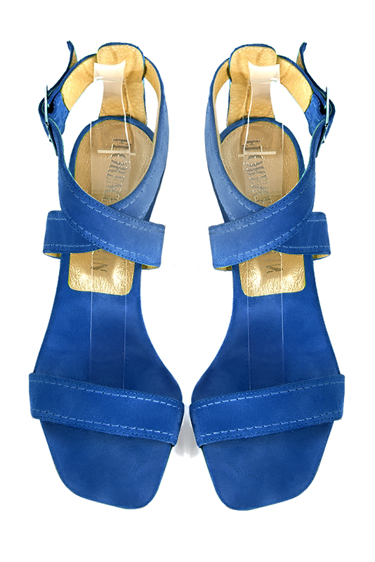 Electric blue women's fully open sandals, with crossed straps. Square toe. Medium wedge heels. Top view - Florence KOOIJMAN